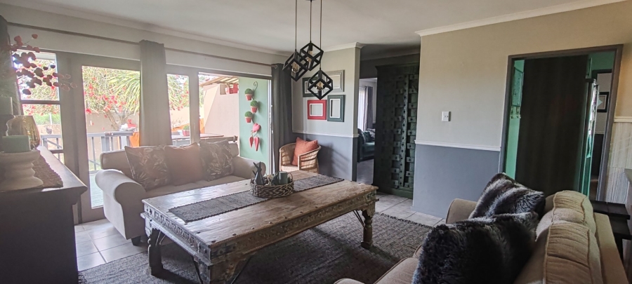 3 Bedroom Property for Sale in Heiderand Western Cape